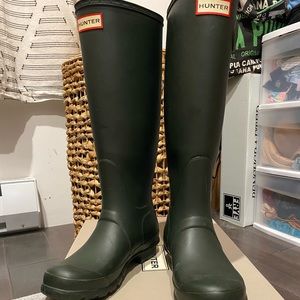 Hunter Original Tall Snow Boot, Dark Olive, Women’s Size 7M